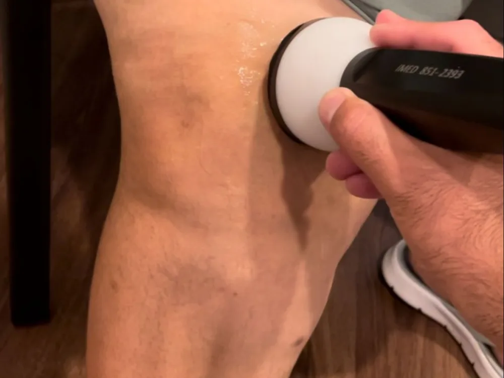 Laser therapy treatment at Juarez Chiropractic in Chicago