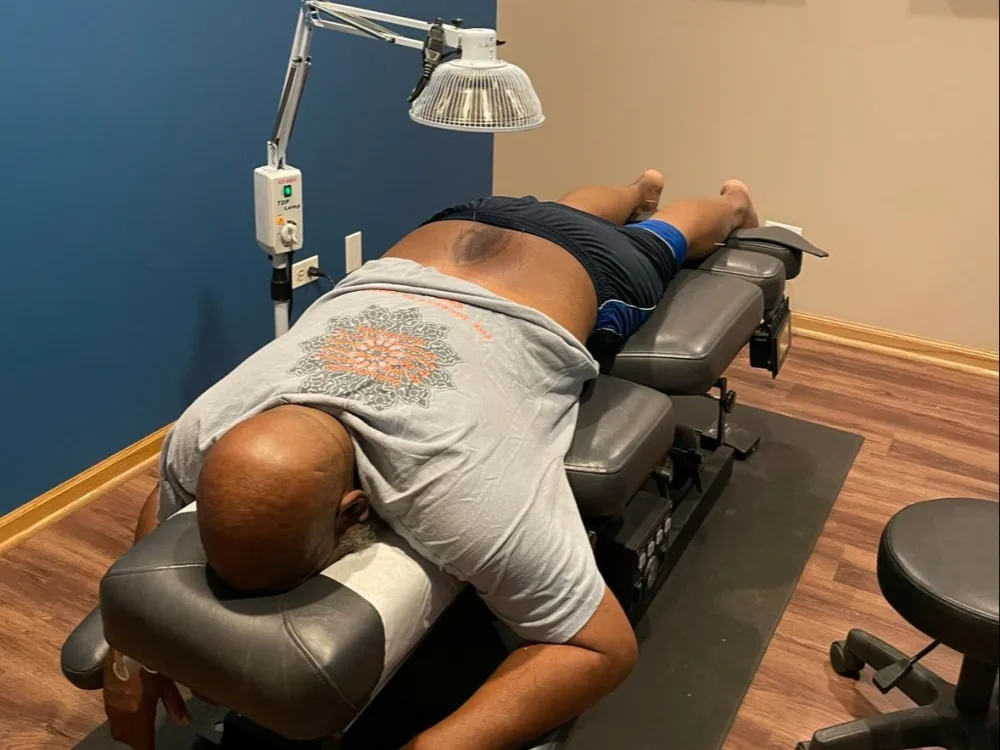 Sala de tratamiento en Juarez Chiropractic en Chicago